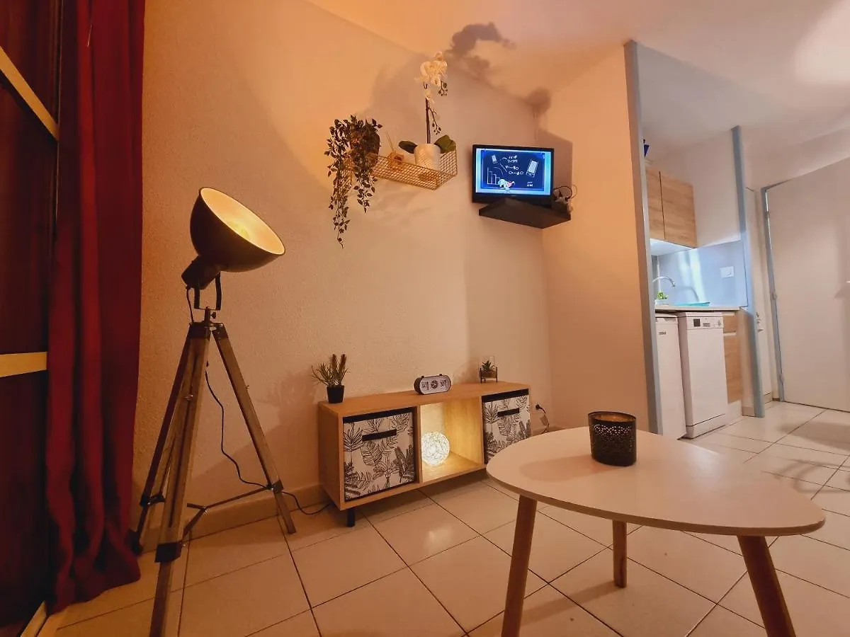 Red Rock studio rénové CLIM, PARKING,WIFI Saint-Raphaël 0*,