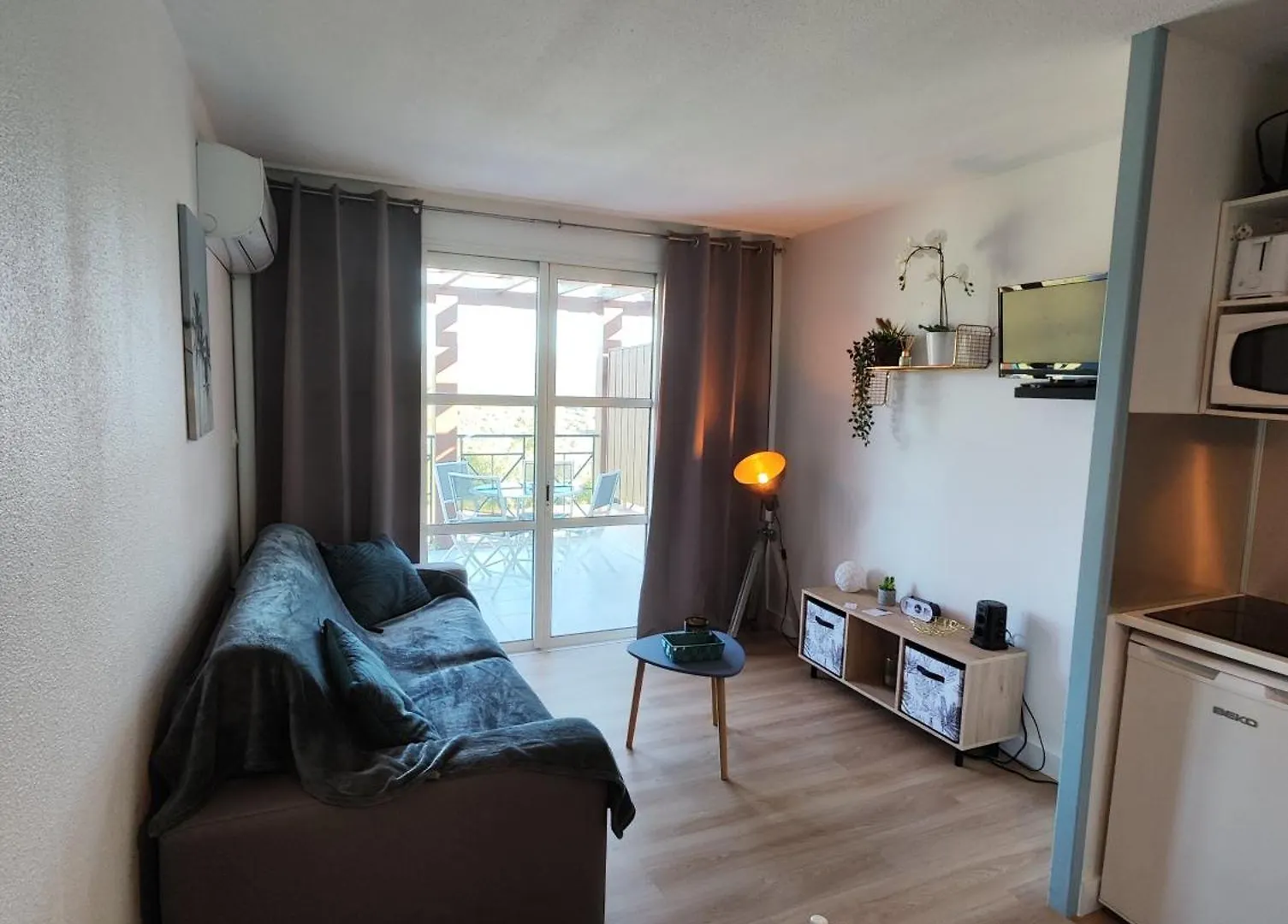 Red Rock studio rénové CLIM, PARKING,WIFI Saint-Raphaël